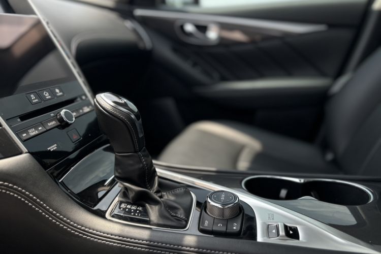 Used Infiniti Q50L 2022 2.0T Comfort Edition Gear Lever