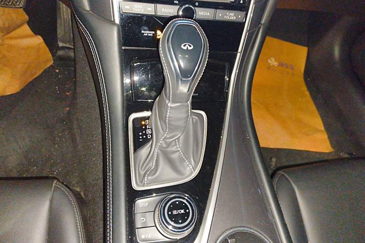 Used Infiniti Q50L 2022 2.0T Comfort Edition Gear Lever