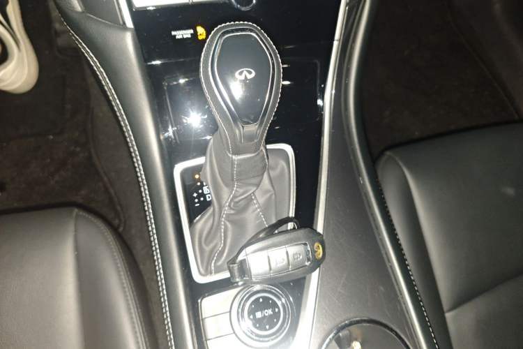 Used Infiniti Q50L 2022 2.0T Comfort Edition Gear Lever