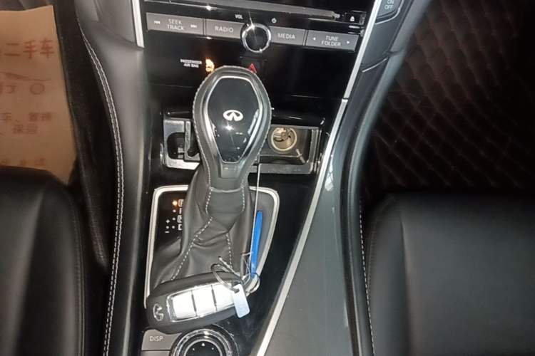 Used Infiniti Q50L 2022 2.0T Comfort Edition Gear Lever
