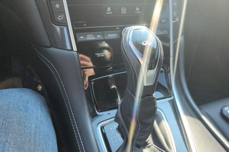 Used Infiniti Q50L 2022 2.0T Comfort Edition Gear Lever