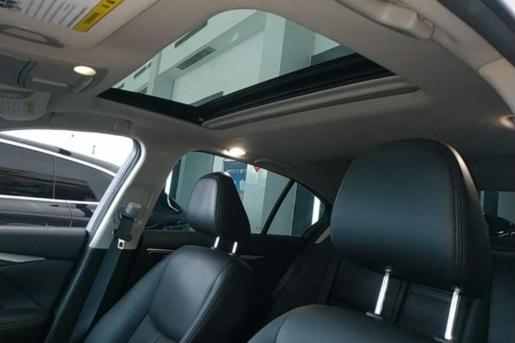Used Infiniti Q50L 2022 2.0T Comfort Edition Headliner