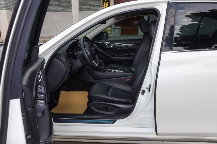 Used Infiniti Q50L 2022 2.0T Comfort Edition Interior 10