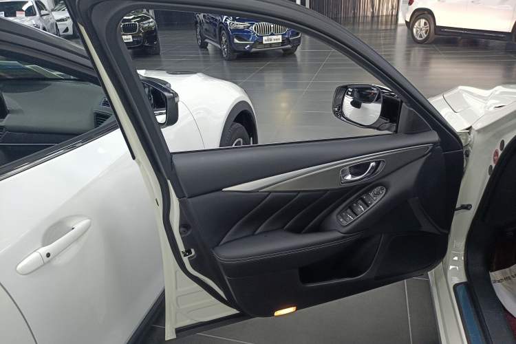 Used Infiniti Q50L 2022 2.0T Enjoyment Edition Interior 4