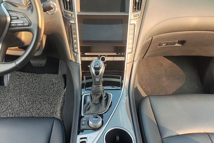 Used Infiniti Q50L 2022 2.0T Comfort Edition Interior 5