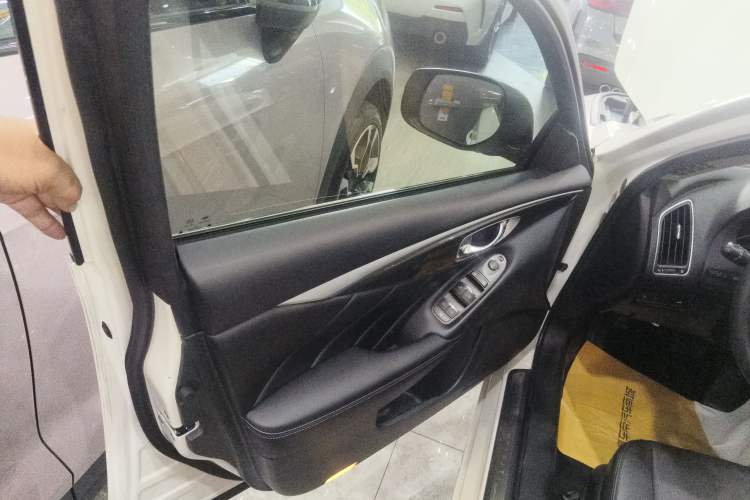 Used Infiniti Q50L 2022 2.0T Comfort Edition Interior 7