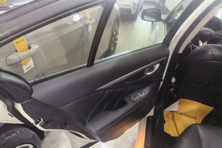 Used Infiniti Q50L 2022 2.0T Comfort Edition Interior 8