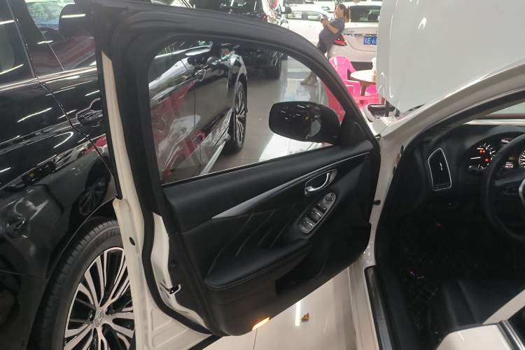 Used Infiniti Q50L 2022 2.0T Comfort Edition Left Front Door Interior