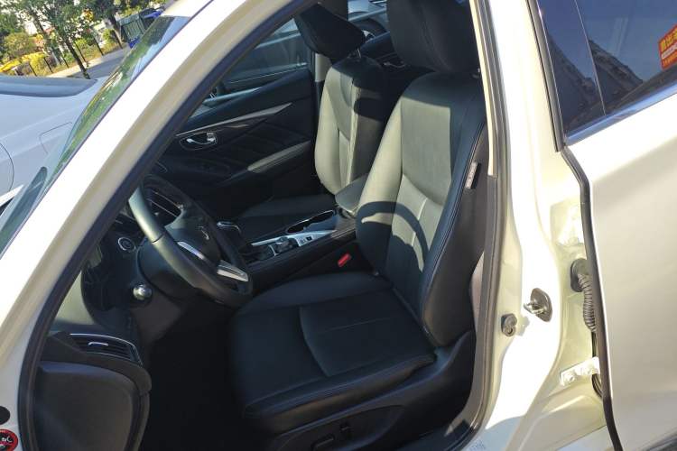 Used Infiniti Q50L 2022 2.0T Comfort Edition Left Front Seat