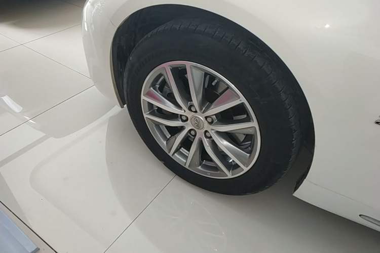 Used Infiniti Q50L 2022 2.0T Comfort Edition Left Front Wheel Hub