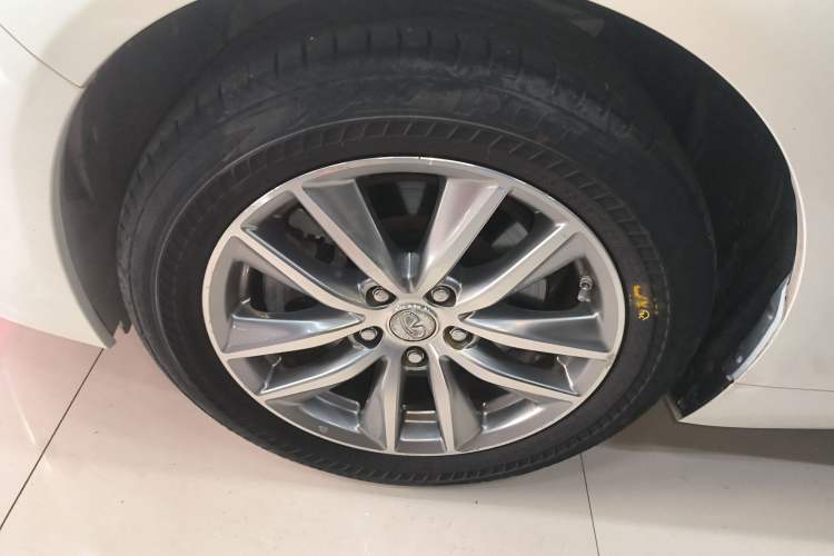 Used Infiniti Q50L 2022 2.0T Comfort Edition Left Front Wheel Hub