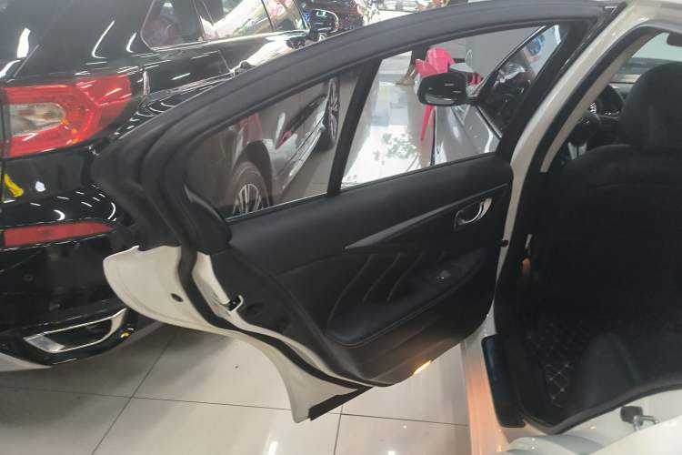 Used Infiniti Q50L 2022 2.0T Comfort Edition Left Rear Door Interior