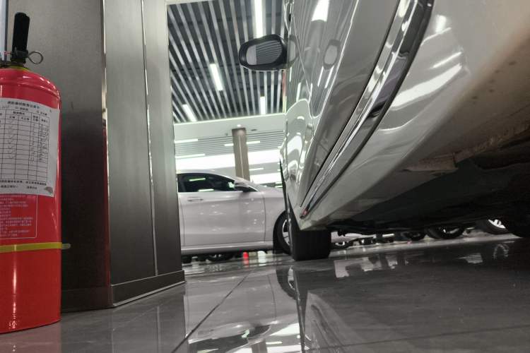 Used Infiniti Q50L 2022 2.0T Comfort Edition Left Side Sill