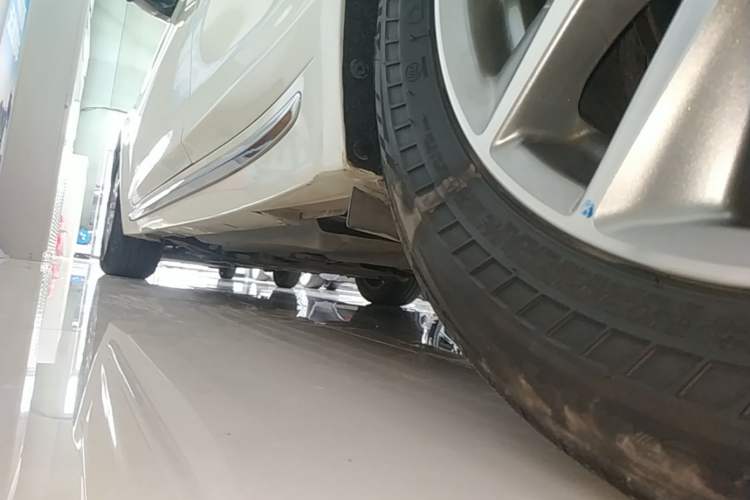 Used Infiniti Q50L 2022 2.0T Comfort Edition Left Side Sill