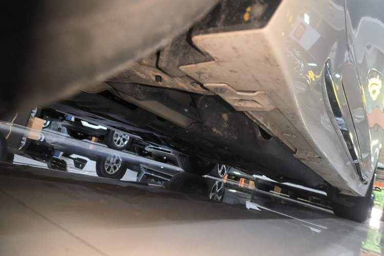 Used Infiniti Q50L 2022 2.0T Comfort Edition Left Side Sill