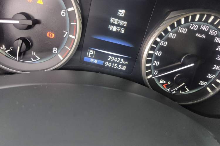 Used Infiniti Q50L 2022 2.0T Enjoyment Edition Odometer Close Up