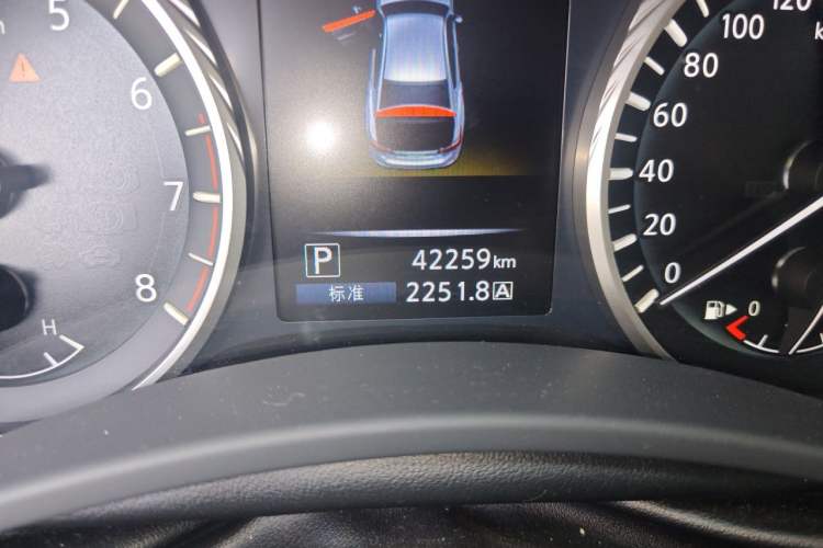 Used Infiniti Q50L 2022 2.0T Enjoyment Edition Odometer Close Up