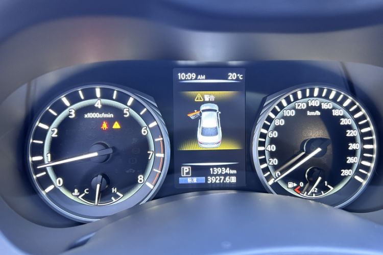 Used Infiniti Q50L 2022 2.0T Comfort Edition Odometer Close Up