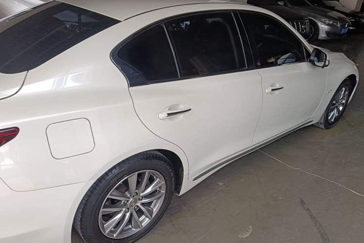 Used Infiniti Q50L 2022 2.0T Comfort Edition Rear Right 45 Deg