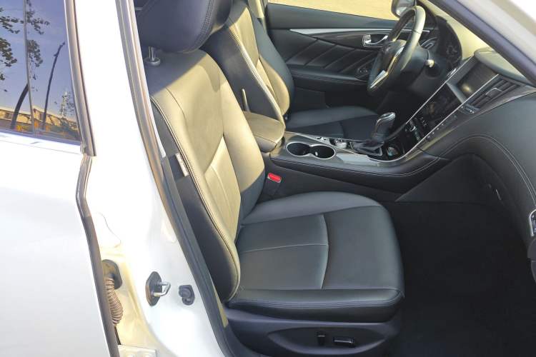 Used Infiniti Q50L 2022 2.0T Comfort Edition Right Front Seat