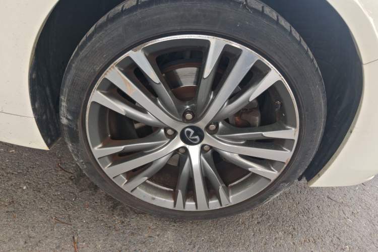 Used Infiniti Q50L 2022 2.0T Enjoyment Edition Right Front Wheel Hub
