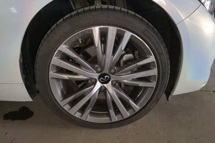 Used Infiniti Q50L 2022 2.0T Enjoyment Edition Right Front Wheel Hub