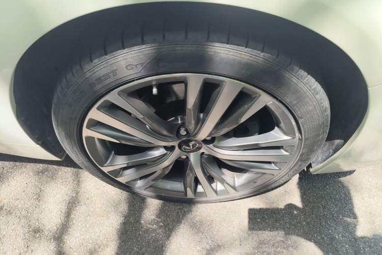Used Infiniti Q50L 2022 2.0T Enjoyment Edition Right Front Wheel Hub