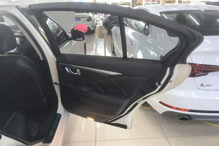 Used Infiniti Q50L 2022 2.0T Comfort Edition Right Rear Door Interior