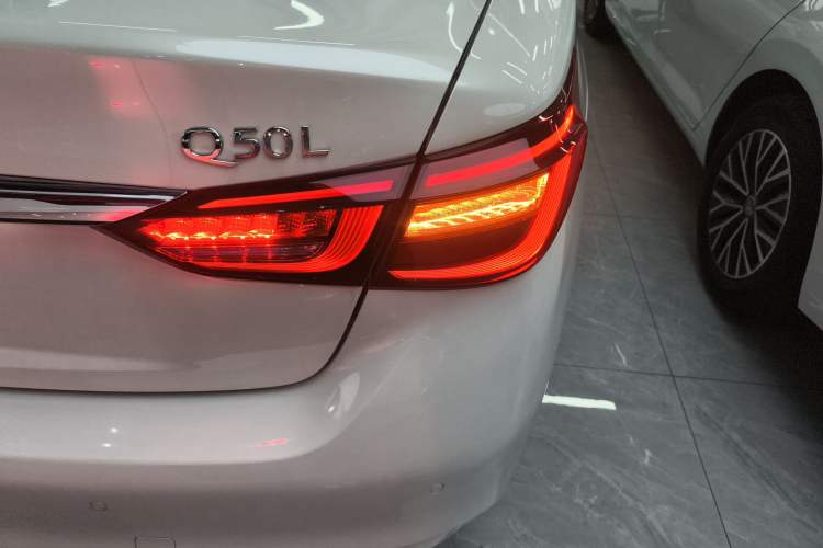 Used Infiniti Q50L 2022 2.0T Comfort Edition Right Rear Taillight