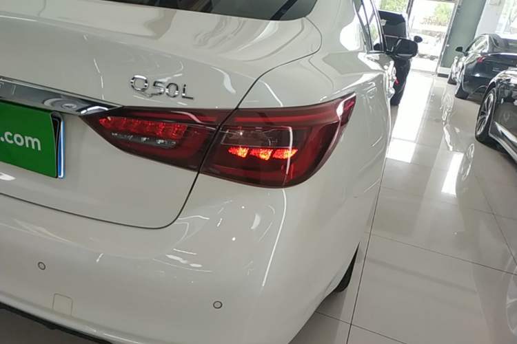 Used Infiniti Q50L 2022 2.0T Comfort Edition Right Rear Taillight