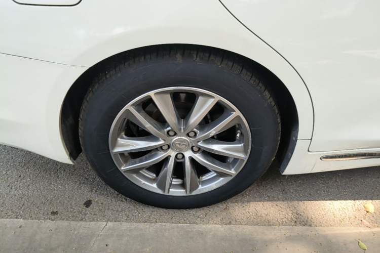 Used Infiniti Q50L 2022 2.0T Comfort Edition Right Rear Wheel Hub