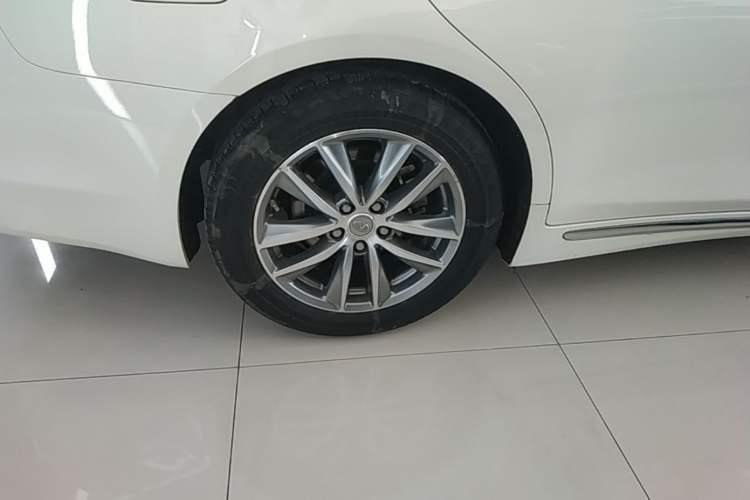 Used Infiniti Q50L 2022 2.0T Comfort Edition Right Rear Wheel Hub