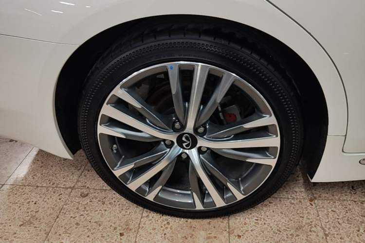 Used Infiniti Q50L 2022 2.0T Enjoyment Edition Right Rear Wheel Hub