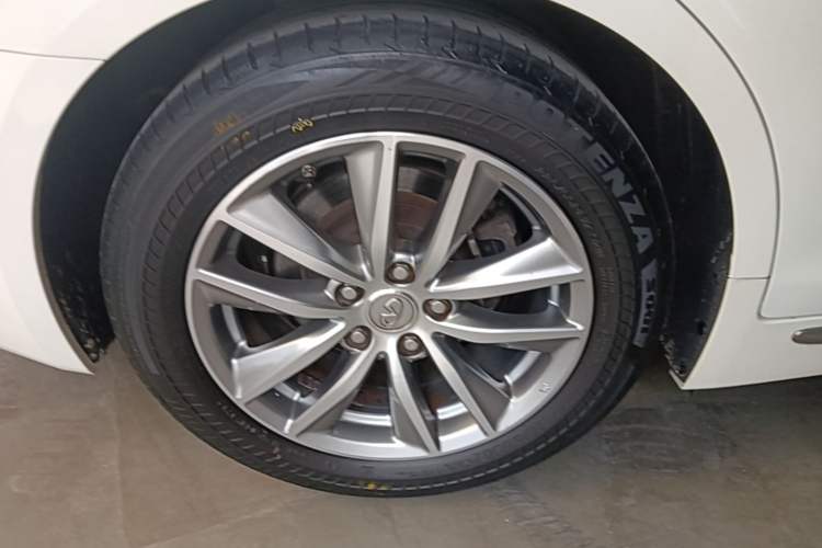 Used Infiniti Q50L 2022 2.0T Comfort Edition Right Rear Wheel Hub