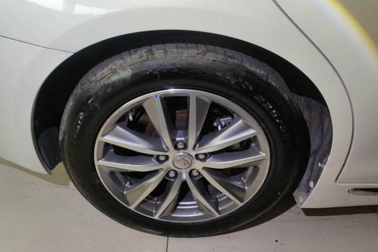 Used Infiniti Q50L 2022 2.0T Comfort Edition Right Rear Wheel Hub