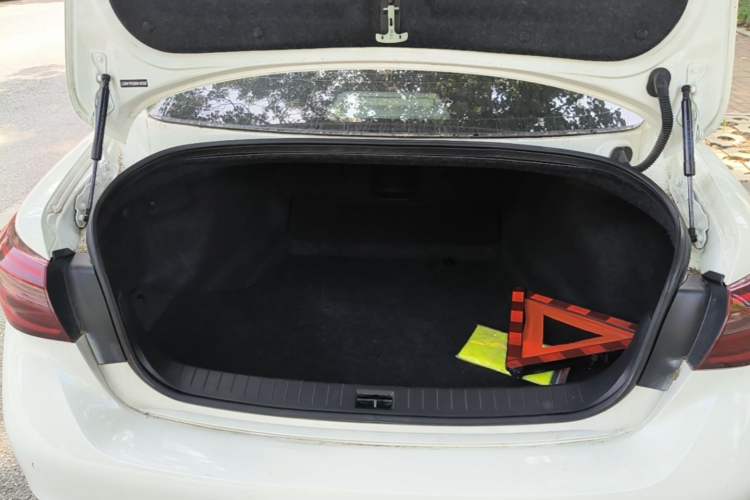Used Infiniti Q50L 2022 2.0T Comfort Edition Trunk