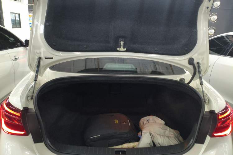 Used Infiniti Q50L 2022 2.0T Comfort Edition Trunk
