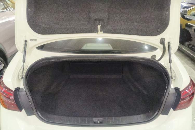 Used Infiniti Q50L 2022 2.0T Comfort Edition Trunk