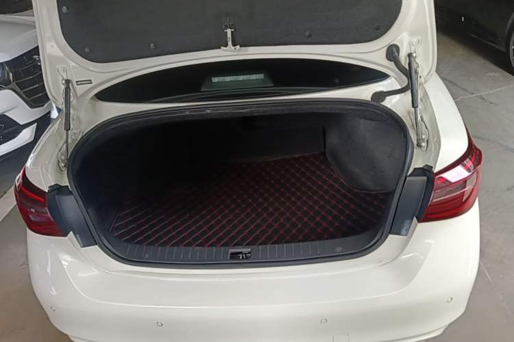 Used Infiniti Q50L 2022 2.0T Comfort Edition Trunk