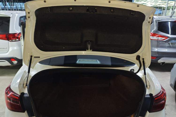 Used Infiniti Q50L 2022 2.0T Comfort Edition Trunk
