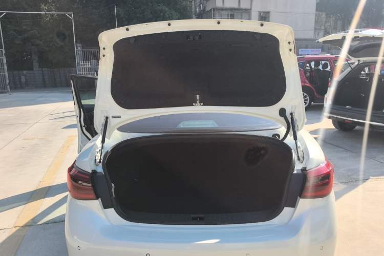 Used Infiniti Q50L 2022 2.0T Comfort Edition Trunk
