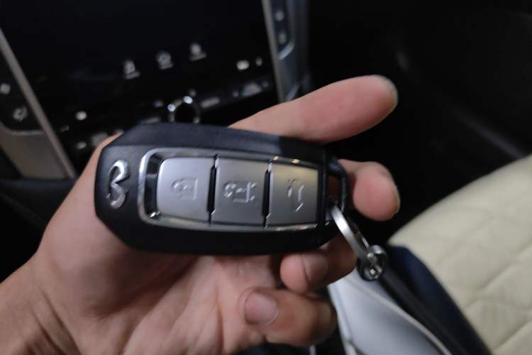 Used Infiniti Q50L 2022 2.0T WAVE Edition Vehicle Key