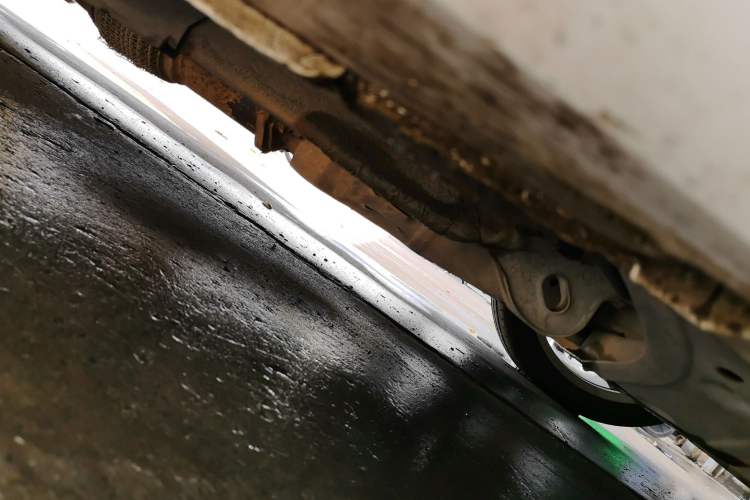 Used Infiniti Q60 2013 3.7L Chassis Front Right