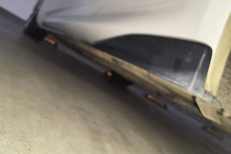 Used Infiniti Q60 2013 3.7L Chassis Rear Left