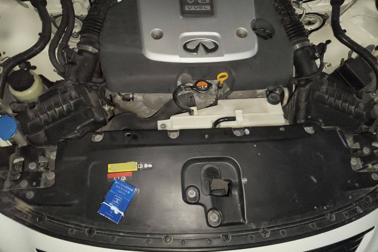 Used Infiniti Q60 2013 3.7L Engine Bay