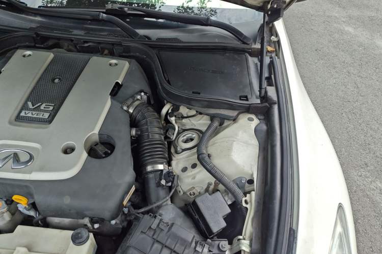 Used Infiniti Q60 2013 3.7L Engine Bay Left