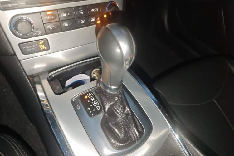 Used Infiniti Q60 2013 3.7L Gear Lever