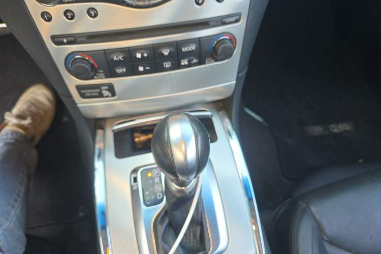 Used Infiniti Q60 2013 3.7L Gear Lever