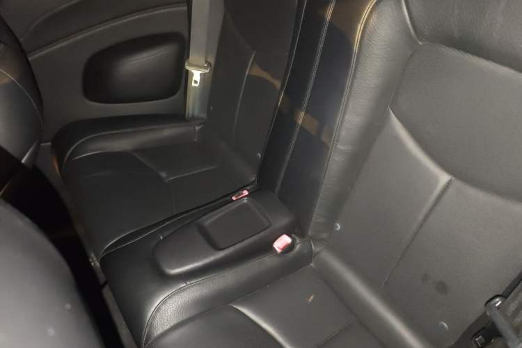 Used Infiniti Q60 2013 3.7L Left Rear Seat
