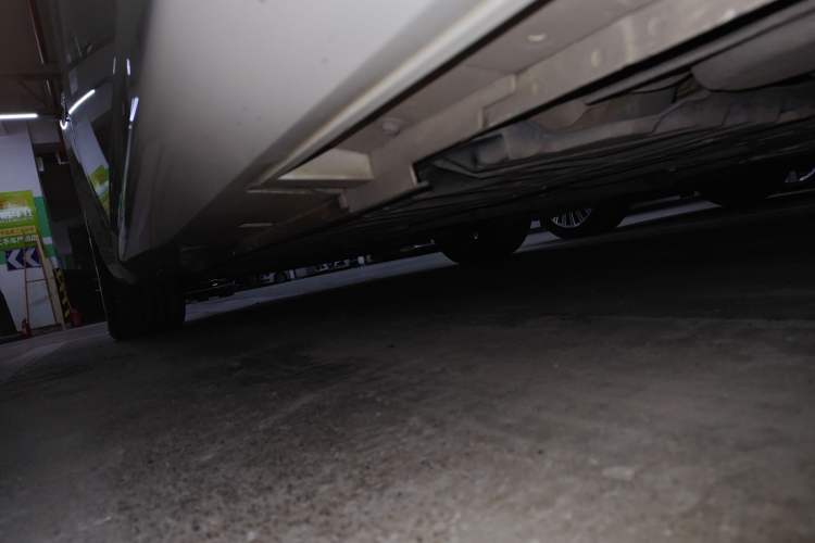 Used Infiniti Q60 2013 3.7L Left Side Sill